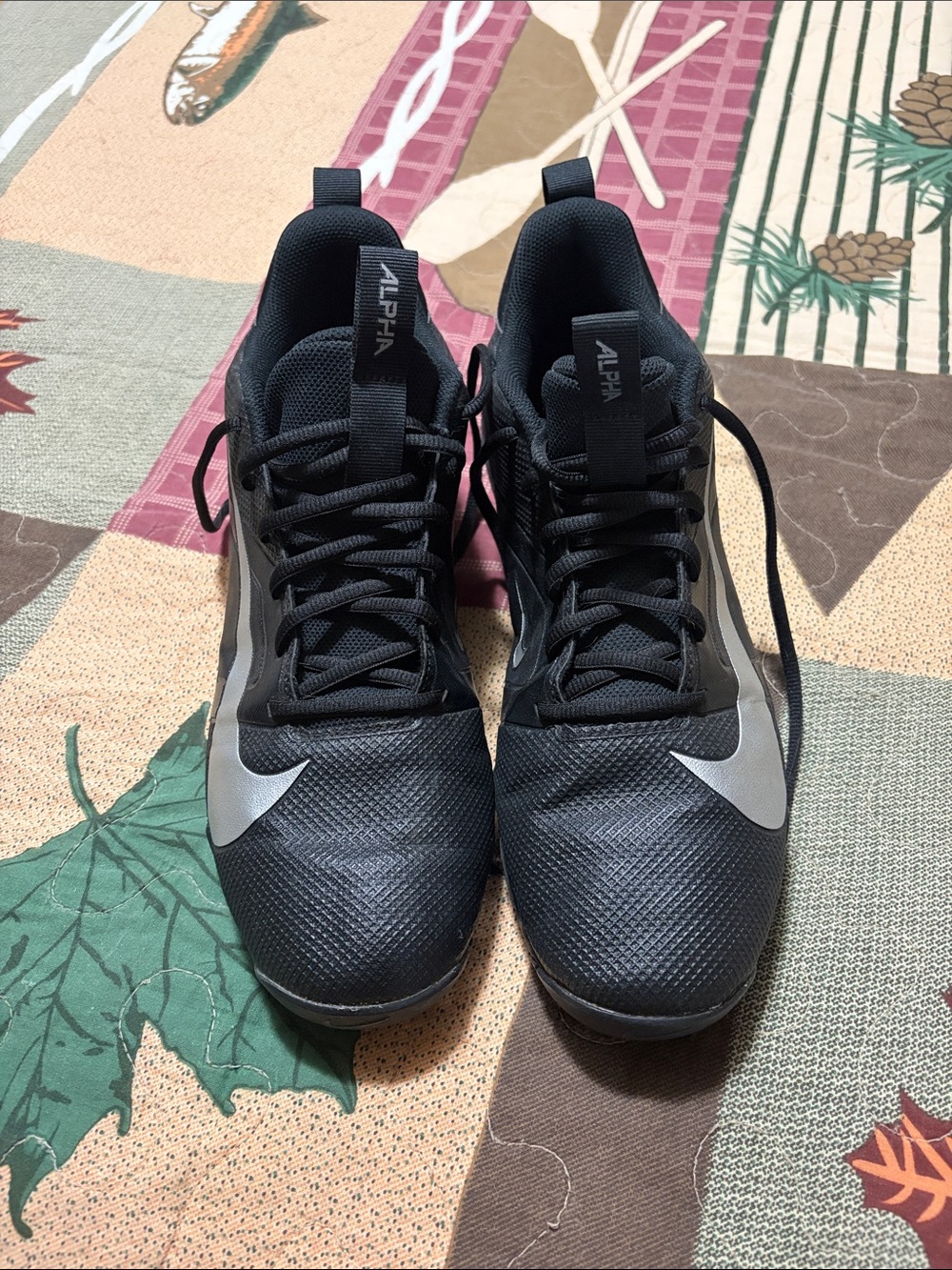 Nike Men's Black Athletic Shoes with Silver Swoosh